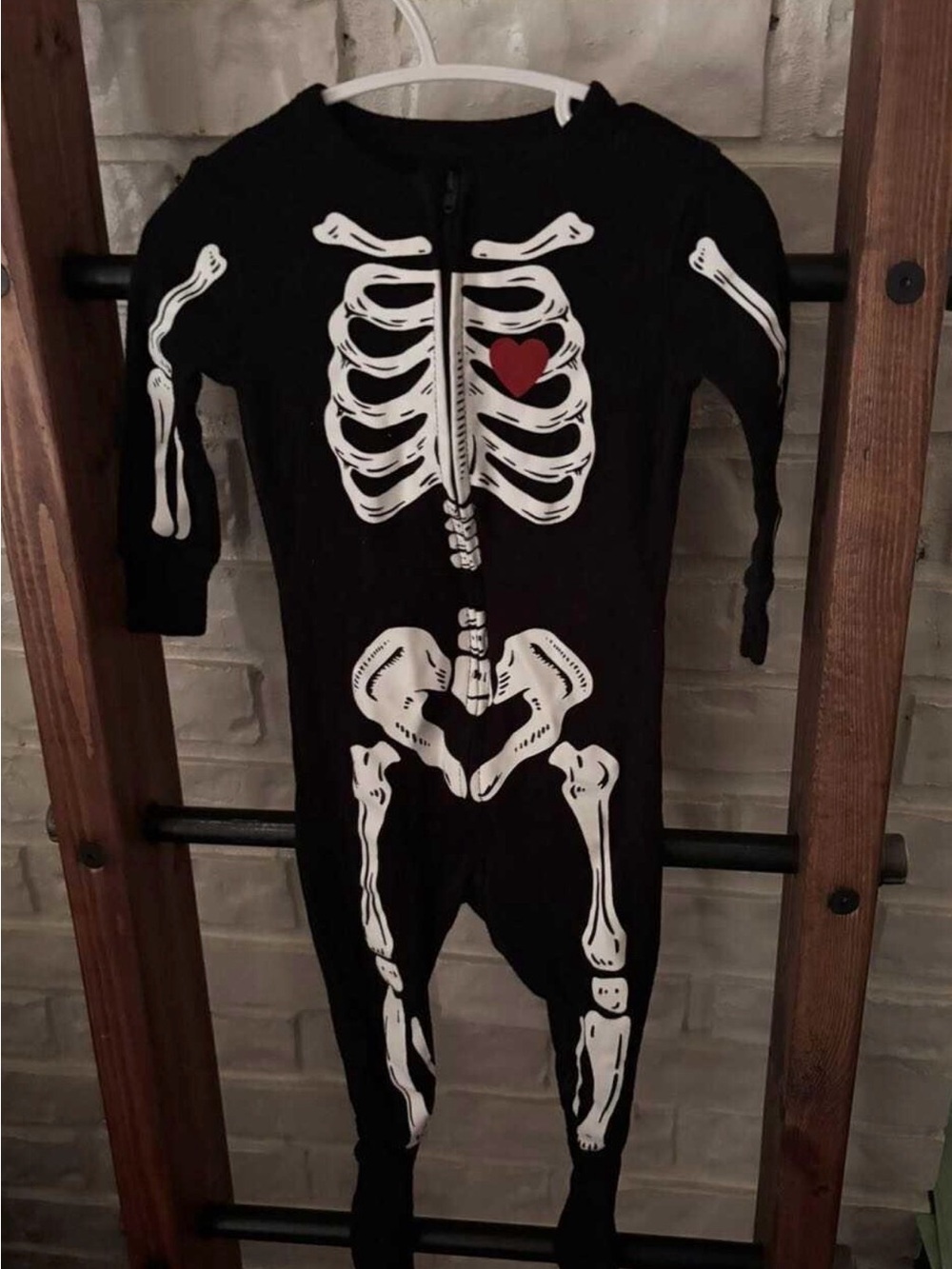 ✨3/$25✨ EUC Black Skeleton Sleeper